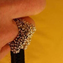 Load image into Gallery viewer, anello in argento barretta fine goccioline. Silver ring 
