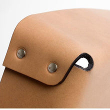 Carica l&#39;immagine nel visualizzatore di Gallery, LEATHER TRAY RIVETTI 
