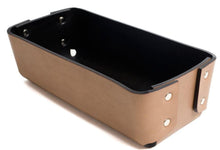 Carica l&#39;immagine nel visualizzatore di Gallery, LEATHER TRAY RIVETTI 
